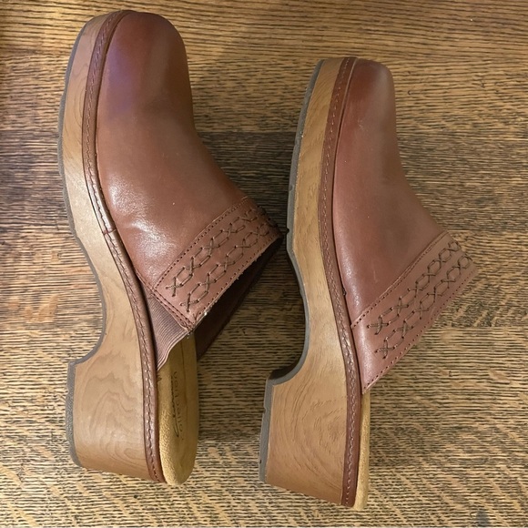 Clarks Wooden Brown Leather Clogs- Clarks Heeled Clog - Paizlee Poppy Size 10 - Picture 9 of 13